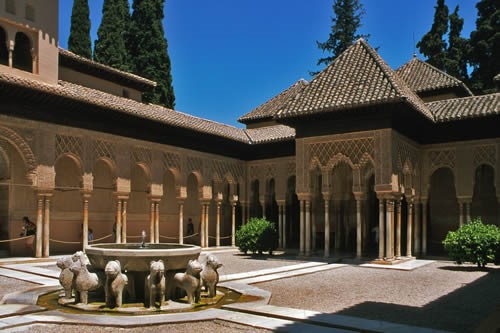 Patio de los Leones